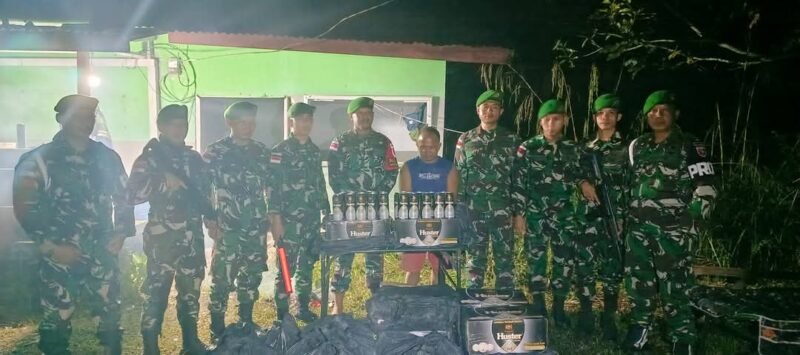 Satgas Yonzipur 8/SMG Gagalkan Penyelundupan 360 Botol Miras Ilegal di Perbatasan