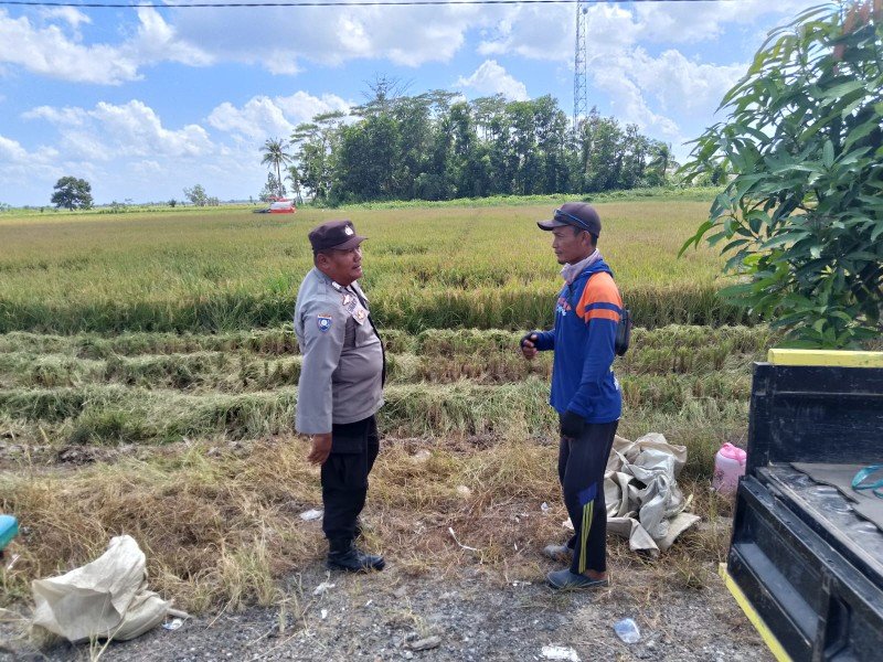 Bhabinkamtibmas Food Estate Sambangi Warga sekaligus Sisipkan Pesan Kamtibmas