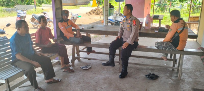 Sat Binmas Polres Pulang Pisau sambang dan patroli dialogis sekaligus berikan himbauan Kamtibmas dan tingkatkan keamanan lingkungan sekitar