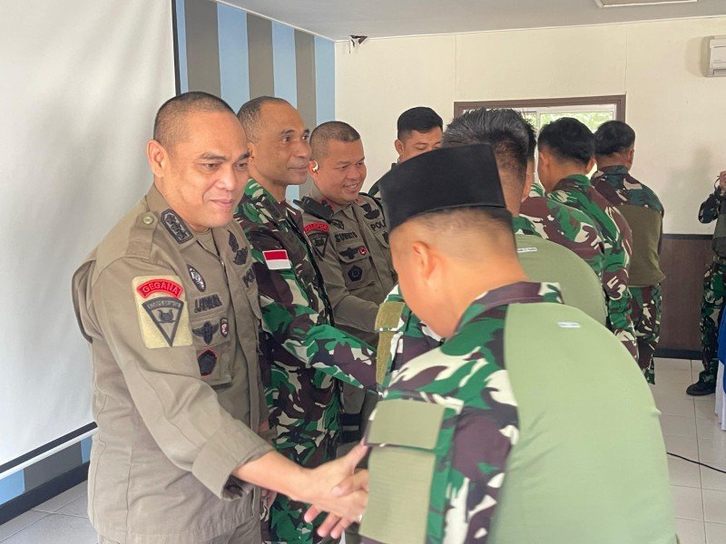 Satgas yonif 611/Awang Long melaksanakan kegiatan Halal bihalal bersama dengan personil Brimob Satgas Pam Obyek Amole II 2024