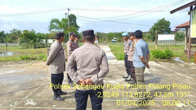 Personil polsek sebangau kuala melaksanakan serah terima piket penjagaan mako polsek sebangau kuala