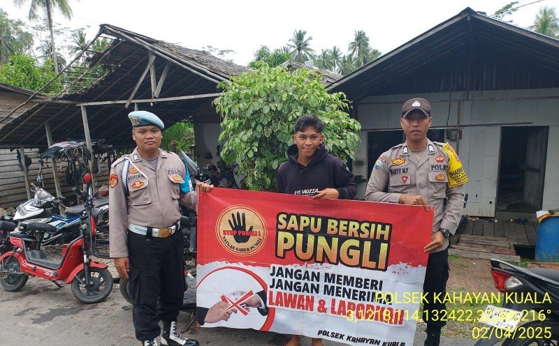 Polsek Kahayan Kuala lakukan sosialisasi kepada warga terkait telah di bentuknya Tim Satgas Saber Pungli di Wilkum Polres Pulang Pisau