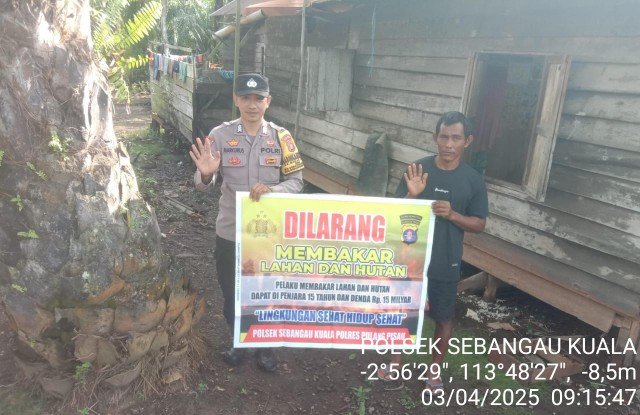 Polsek Sebangau Kuala Mensosialisasikan Himbauan Melarang Membakar Hutan atau lahan kepada Masyarakat
