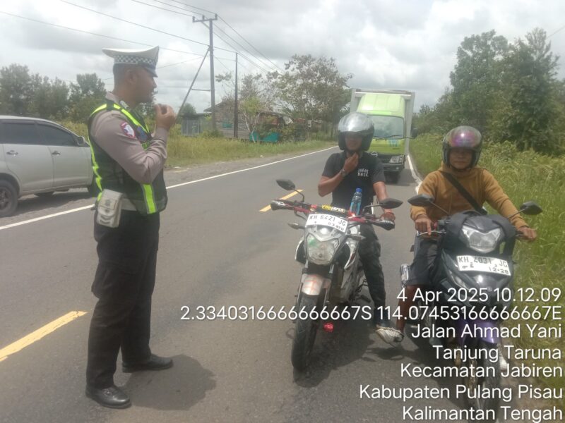Satlantas Polres Pulang Pisau Sosialisasi Penggunaan Helm dengan Benar