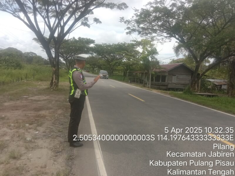 Patroli Satlantas Polres Pulang Pisau melaksanakan Strong Poin di daerah rawan laka lantas dan mecet
