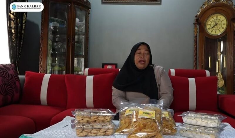 Guru, SD Mempawah Timur, Sukses Kembangkan Usaha Keripik Pisang dari Bank Kalbar