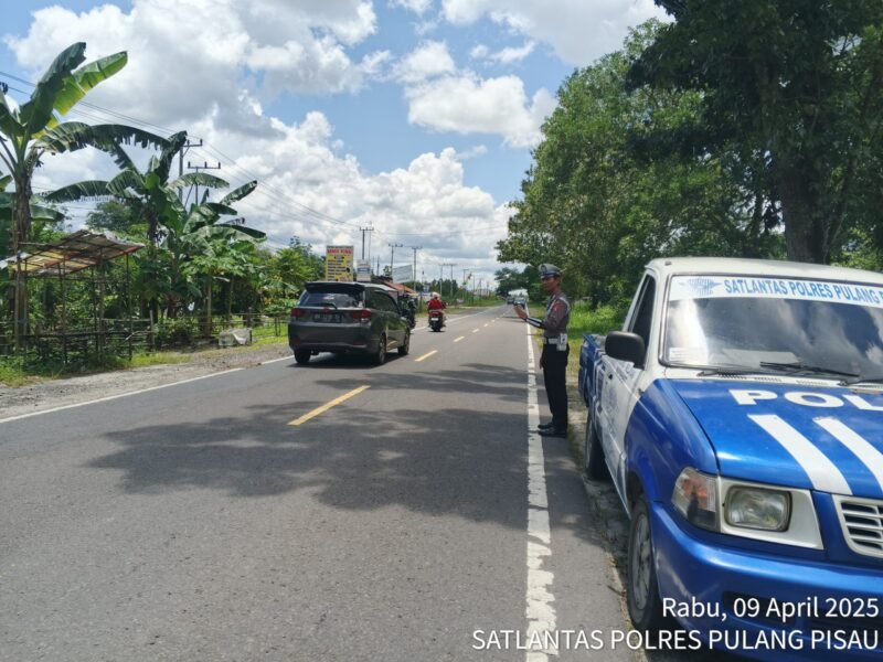 Patroli Satlantas Polres Pulang Pisau melaksanakan Strong Poin di daerah rawan laka lantas dan mecet