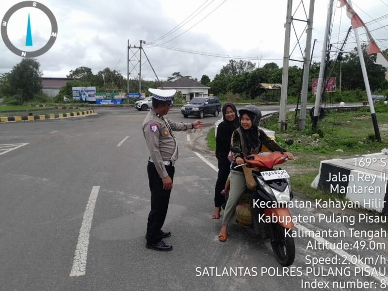 Teguran Humanis Kepada Pengendara Sepeda Motor Yang tidak Menggunakan Helm