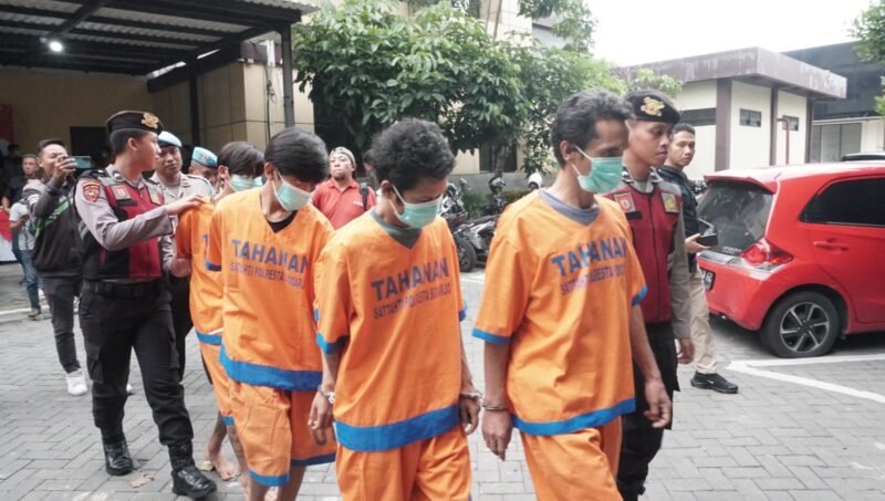 Polresta Sidoarjo Berhasil Amankan 4 Tersangka Pencurian Pipa Stainless di Tjiwi Kimia