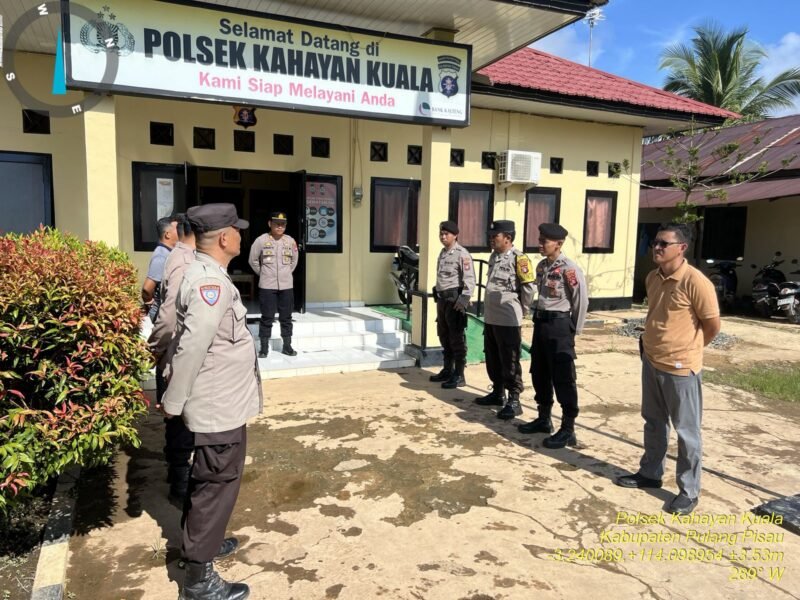 Rutinitas Personil polsek Kahayan kuala melaksanakan serah terima piket penjagaan mako polsek Kahayan kuala