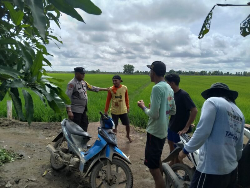 Wujud Kedekatan Dengan Masyarakat, Bhabinkamtibmas Aktif Sambangi Warga Desa Binaanya