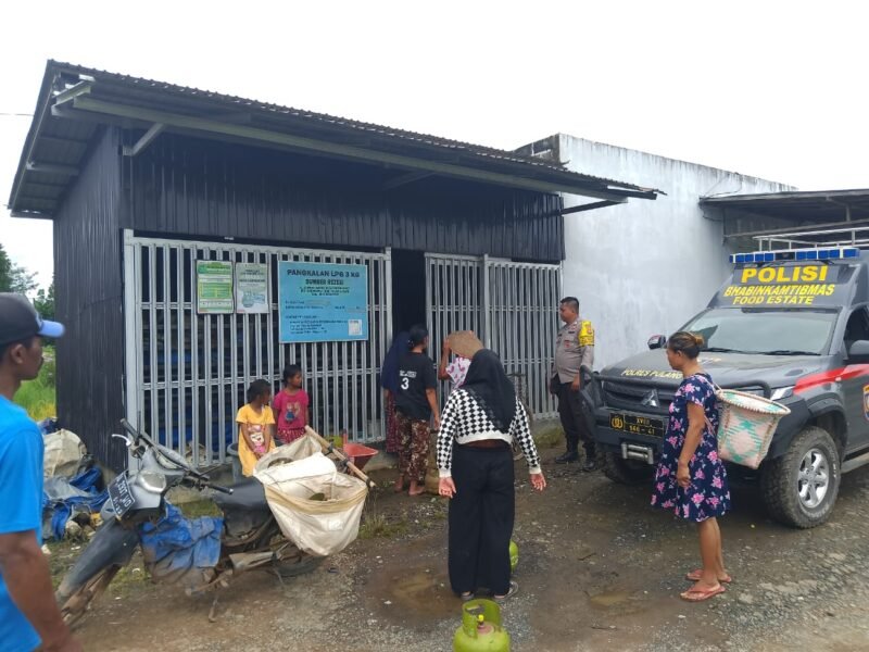 Bhabinkamtibmas Sambangi Warga sekaligus Sisipkan Pesan Kamtibmas