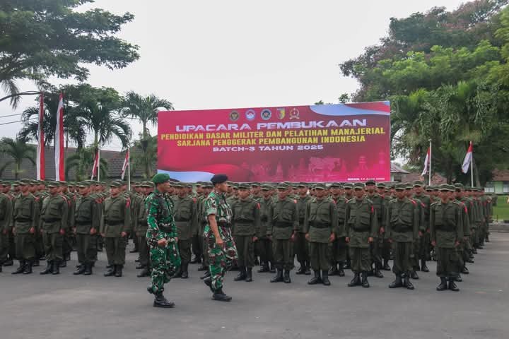 UPACARA PEMBUKAAN DIKSARMIL SPPI BATCH 3 TAHUN 2025 DIGELAR DI DODIKJUR RINDAM V/BRAWIJAYA
