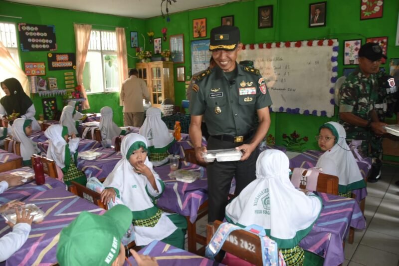 Kodim 1002/HST Awasi Penyaluran Program Makan Bergizi di Barabai