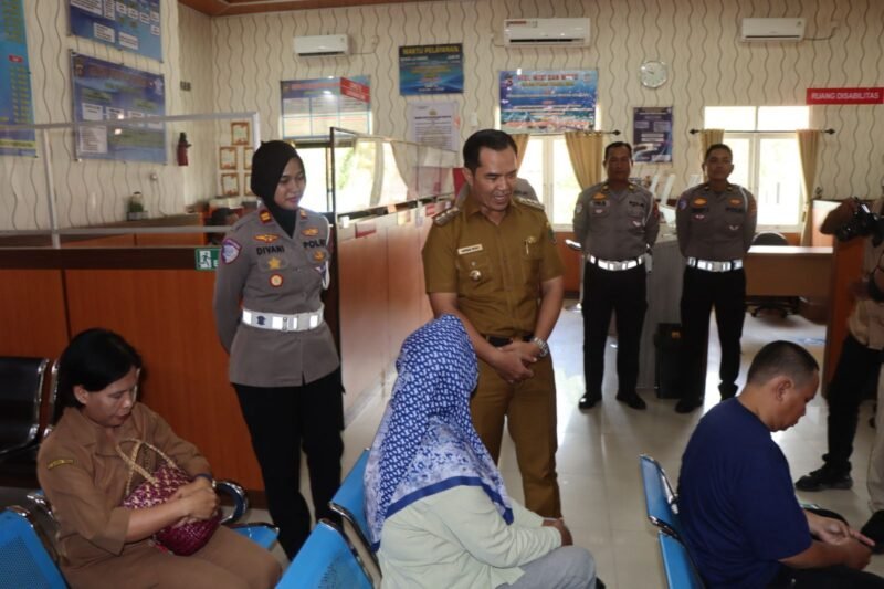Bupati Pulang Pisau Rasakan Langsung Layanan SIM di Satpas Polres Pulang Pisau : Proses Mudah dan Memuaskan