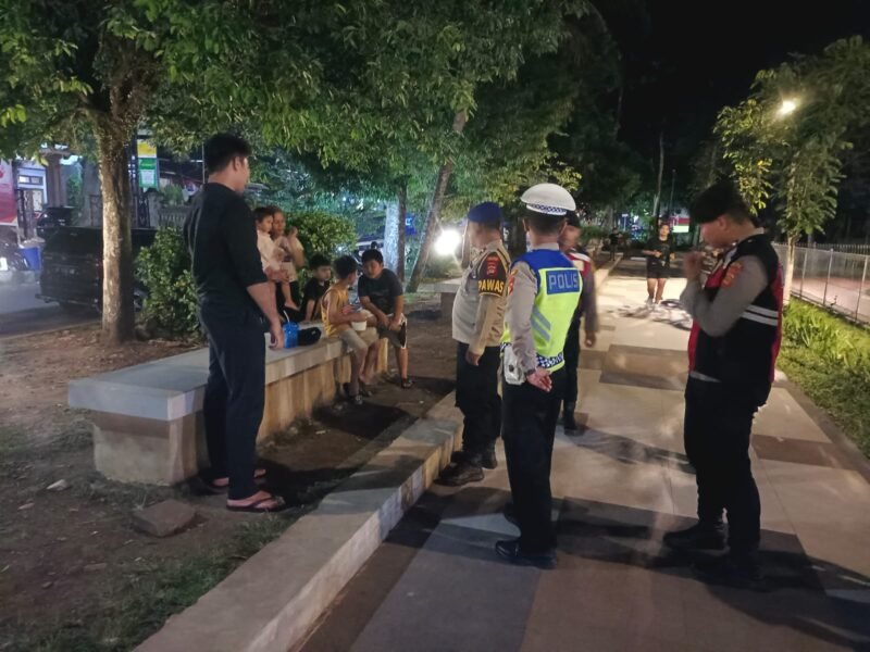 Blue Light Patrol Polres Tabanan Sisir Lokasi Keramaian, Warga Diimbau Waspada dan Aktif Jaga Lingkungan