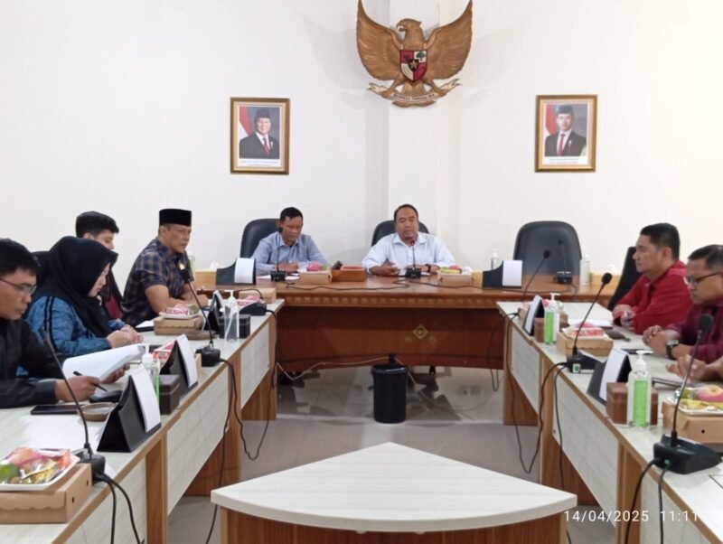 Foto: Ketua Komisi A Nurudin Hanifah dan 6 Anggota,audensi kedua bersama 45 warga dusun Junggo Desa Tulungrejo Kota Batu