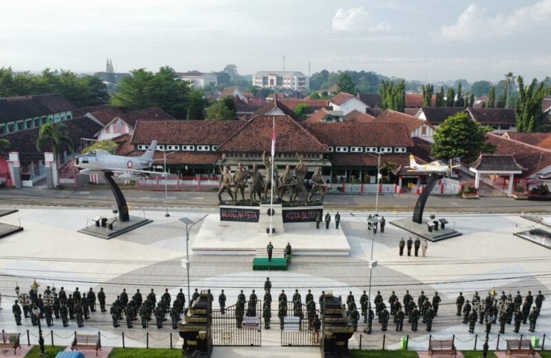 Upacara 17-an Di Museum PETA Blitar, Dandim 0808 Bacakan Amanat Panglima TNI