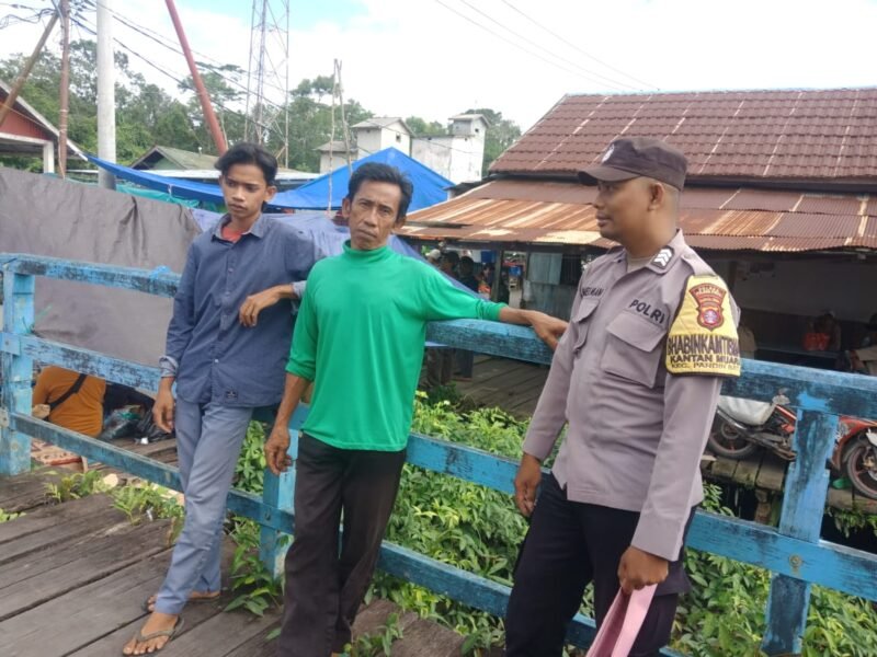 Personil Polsek Pandih Batu Sosialisasi Aplikasi Super APP Polres Pulpis