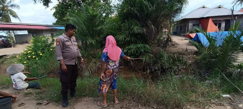 Bhabinkamtibmas sambang dan memberikan himbauan kamtibmas Kepada warga Desa Gadabung