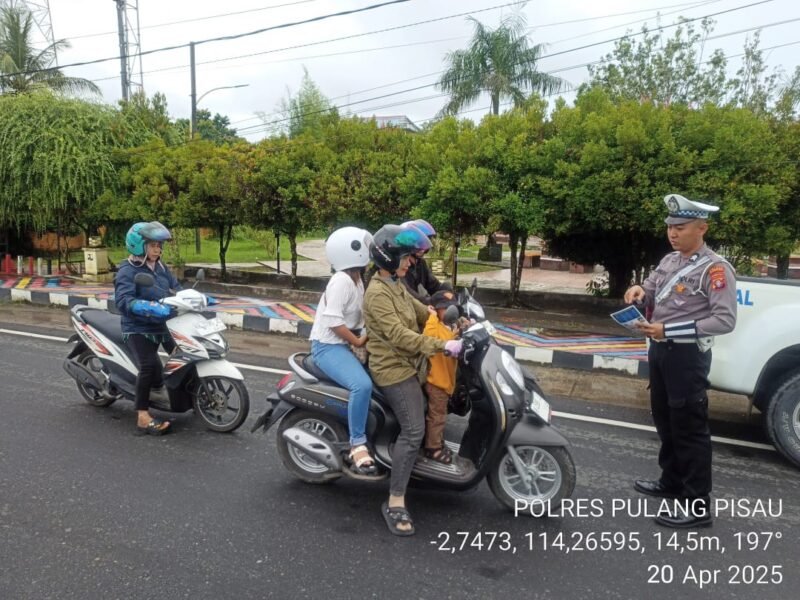 Sat Lantas Polres Pulang Pisau Melaksanakan Sosialisasi Himbauan Kamseltibcarlantas