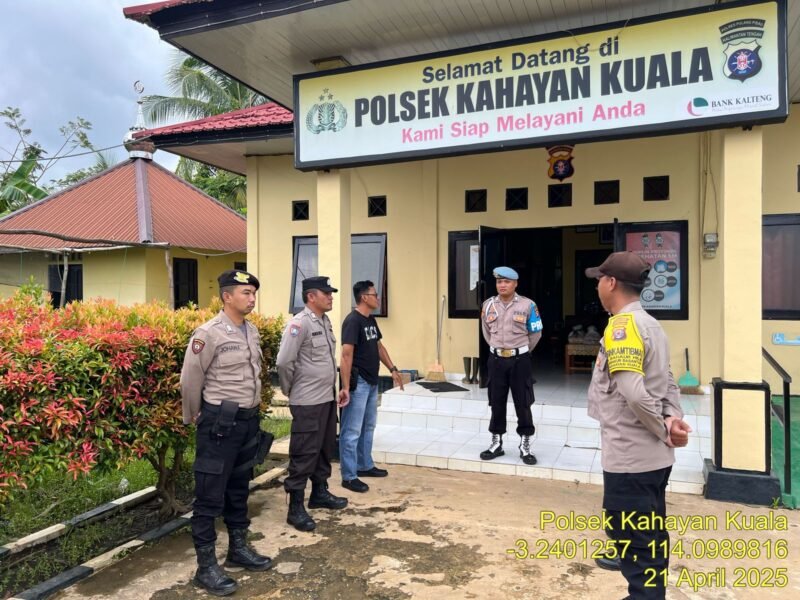 Rutinitas Personil polsek Kahayan kuala melaksanakan serah terima piket penjagaan mako polsek Kahayan kuala