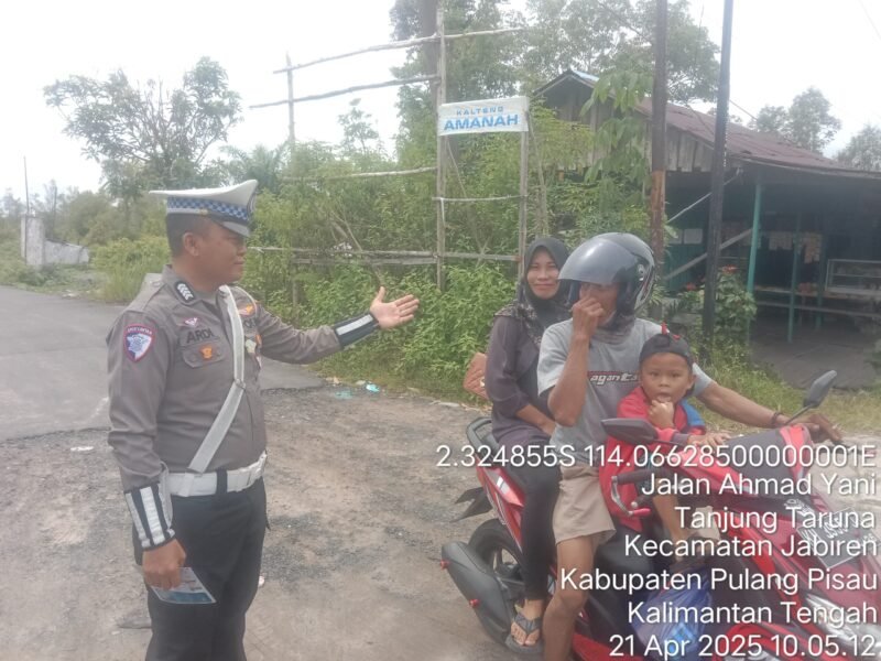 Teguran Humanis Kepada Pengendara Sepeda Motor Yang tidak Menggunakan Helm