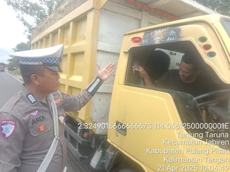 Satlantas Polres Pulang Pisau Tegur Pengemudi Tanpa Sabuk Pengaman