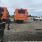 Satgas Yonif 611/Awang Long Pengamanan Dan Pengawalan Tranportasi Masyarakat Sedang Berduka
