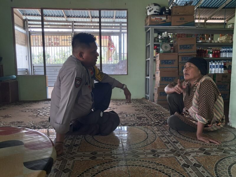 Dengan Rutin Sambang, Bhabinkamtibmas Food Estate Sampaikan Pesan Kamtibmas