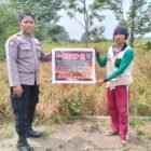 Sat Binmas Polres Pulang Pisau Sampaikan larangan Karhutla kepada masyarakat, saat laks Patroli Dialogis