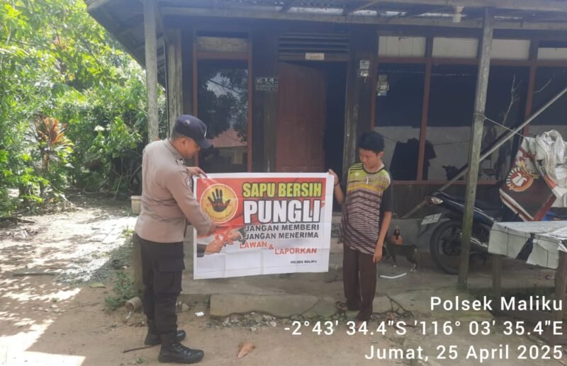 Bhabinkamtibmas Polsek Maliku Sosialisasikan Larangan Pungutan Liar (Saber Pungli) Kepada Masyarakat
