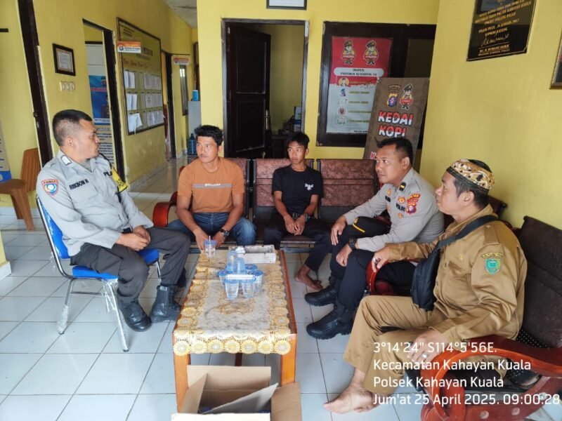 Gelar Jumat Curhat, Polsek Kahayan Kuala dengarkan Keluhan dan Harapan Masyarakat Desa Bahaur hilir Kec.Kahayan Kuala
