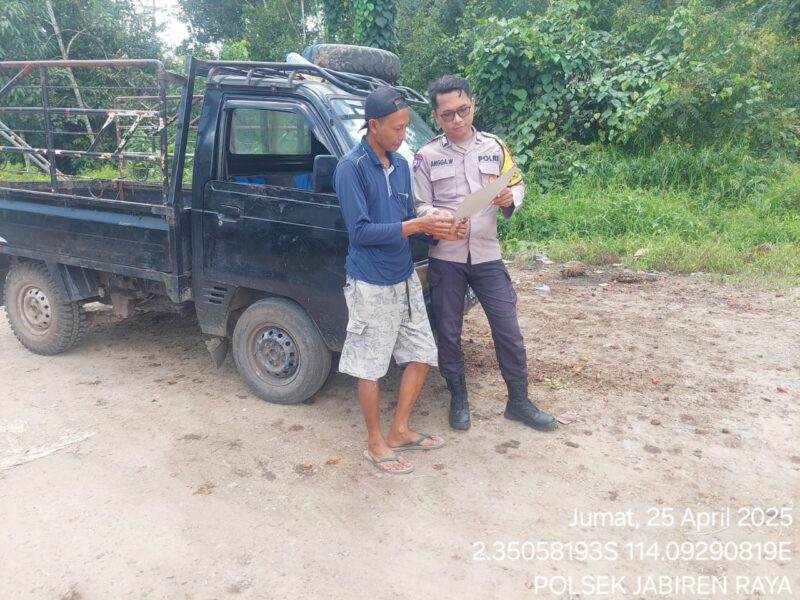 Bhabinkamtibmas sosialisasikan Alur Penerbitan SKCK di Polsek Jabiren Raya