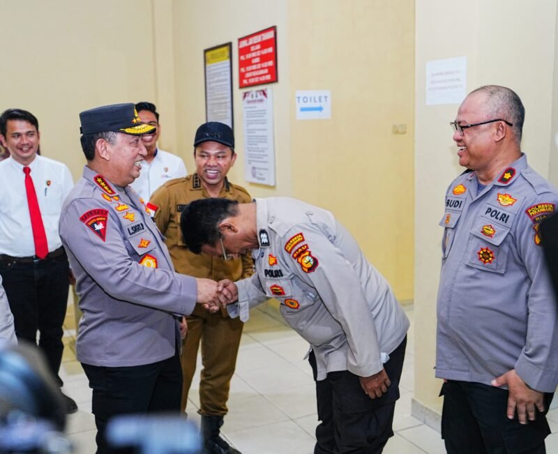 Apresiasi Personel Pemilik Pesantren Gratis, Kapolri 