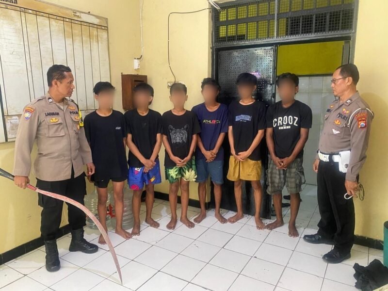 Polsek Kenjeran dan Masyarakat Berhasil Gagalkan Aksi Tawuran, 6 Remaja Diamankan