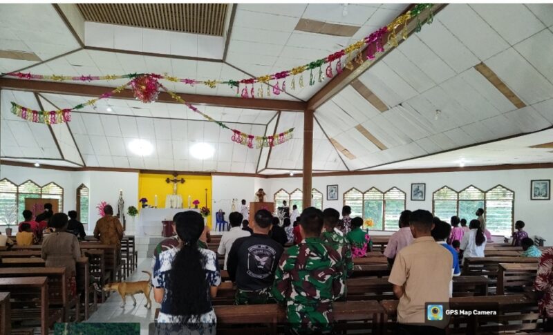 Satgas Yonif 611/Awang Long melaksanakan kegiatan Ibadah bersama dengan warga setempat