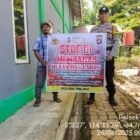 Menggunakan Spanduk Tentang Larangan Karhutla Upaya Cegah Karhutla Oleh Personil Polsek Maliku