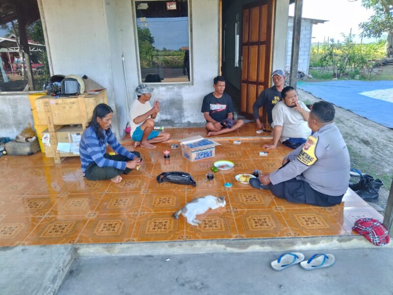 Dengan Rutin Sambang, Bhabinkamtibmas Food Estate Sampaikan Pesan Kamtibmas