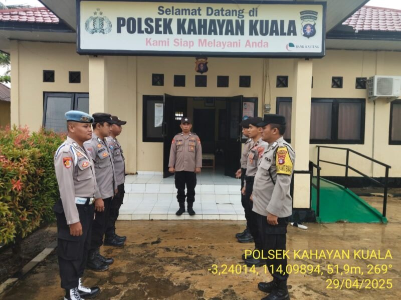 Rutinitas Personil polsek Kahayan kuala melaksanakan serah terima piket penjagaan mako polsek Kahayan kuala