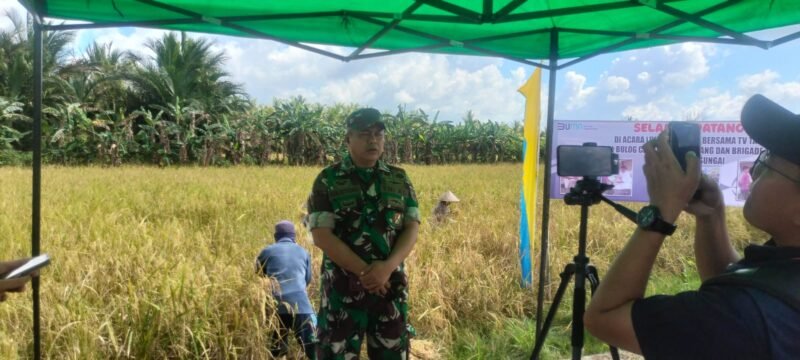 Pasi Ter Kodim 1208/Sambas Hadiri Acara Live Streming Besama TV Tani Dengan Kanwil Bulog Cabang Singkawang
