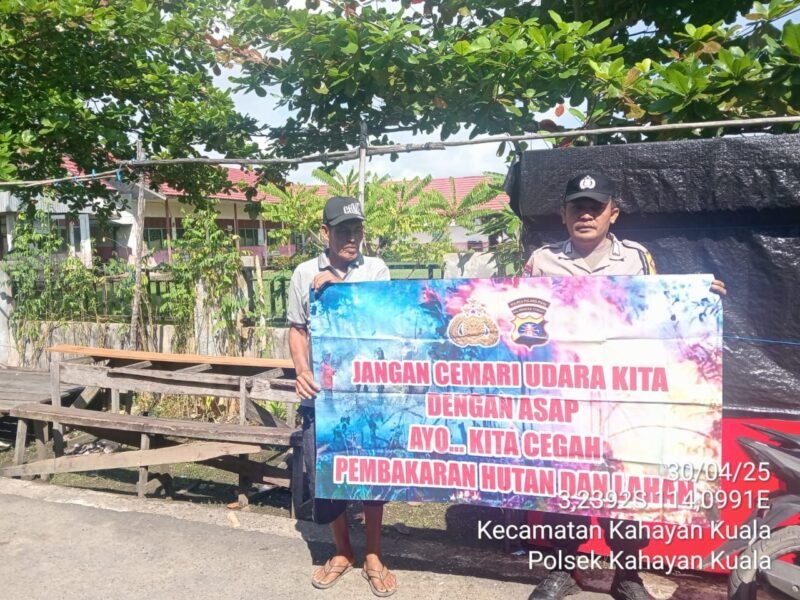 Personel Polsek Kahayan Kuala sambangi warga dan Memberikan himbauan Tentang Larangan Membakar hutan dan lahan