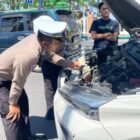 Kasatlantas Polres Sampang, Pimpin Operasi Patuh Pajak dan Lakukan Tindakan Berupa Tilang kepada Pengendara Bermotor