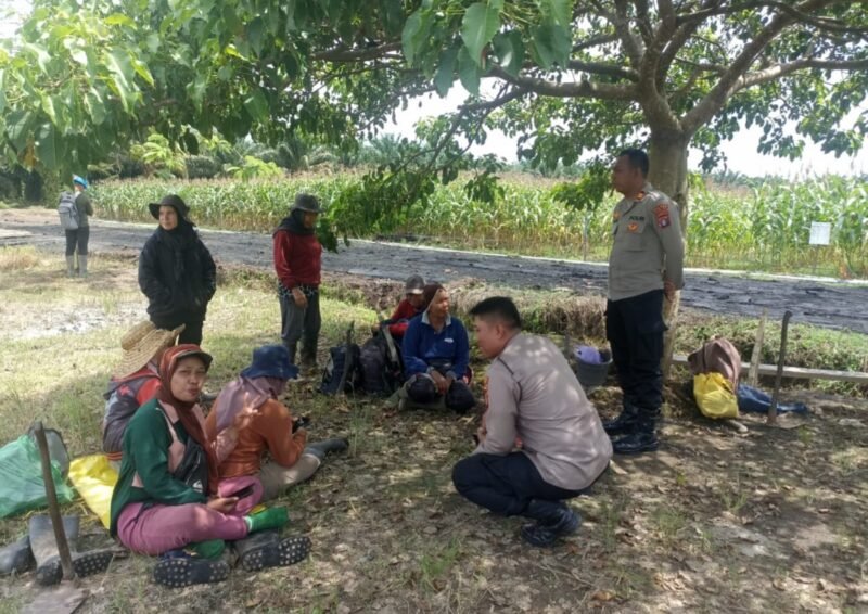 Jaga Kamtibmas Jelang May Day, Satbinmas Polres Pulang Pisau Laksanakan Sambang ke Masyarakat