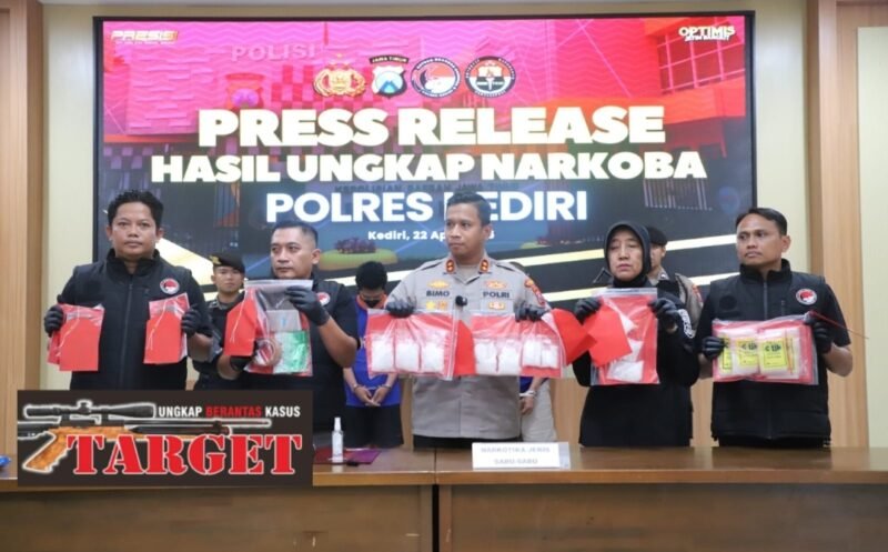 Polres Kediri Berhasil Gagalkan, Peredaran Narkoba, Tiga Tersangka dan Sabu Hampir 1 Kg Diamankan