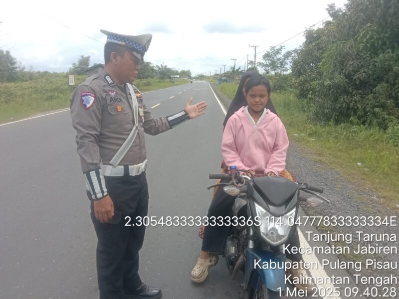 Teguran Humanis Kepada Pengendara Sepeda Motor Yang tidak Menggunakan Helm