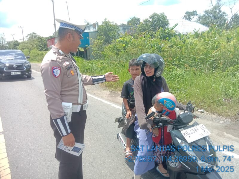 Demi Keselamatan Pengendara, Satlantas Beri Teguran kepada Pengendara Tanpa Helm
