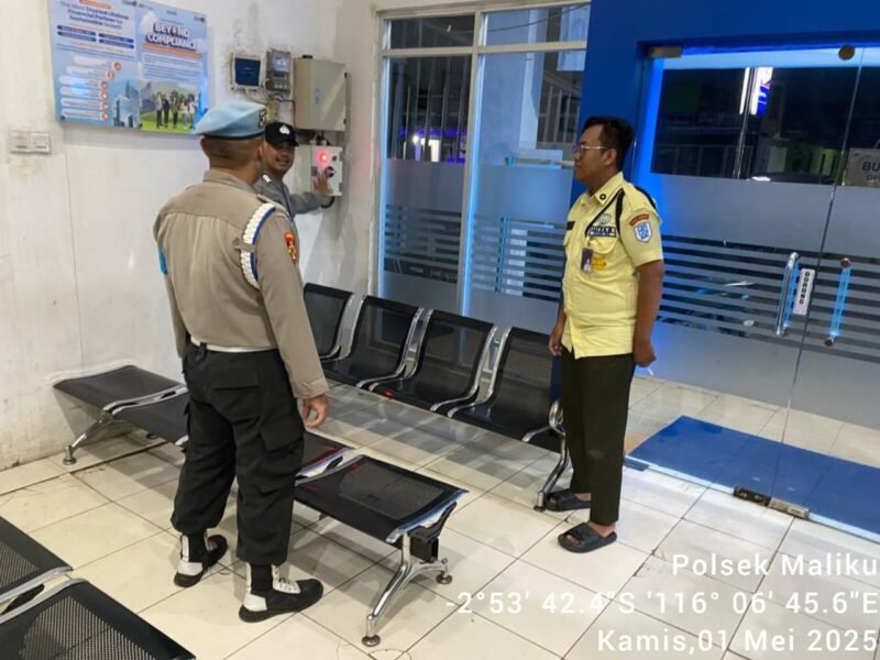 Melaksanakan Kegiatan Patroli Malam Polsek Maliku Cegah Terjadinya Korsleting Listrik