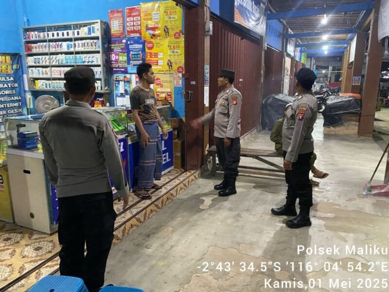 Polsek Maliku Melaksanakan Patroli Malam di sekitar Lingkungan Pertokoan Wilkum Polsek Maliku