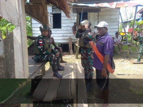 Satgas Yonif 611/Wang Long Laksanakan Komsos di Kampung Kiliarma